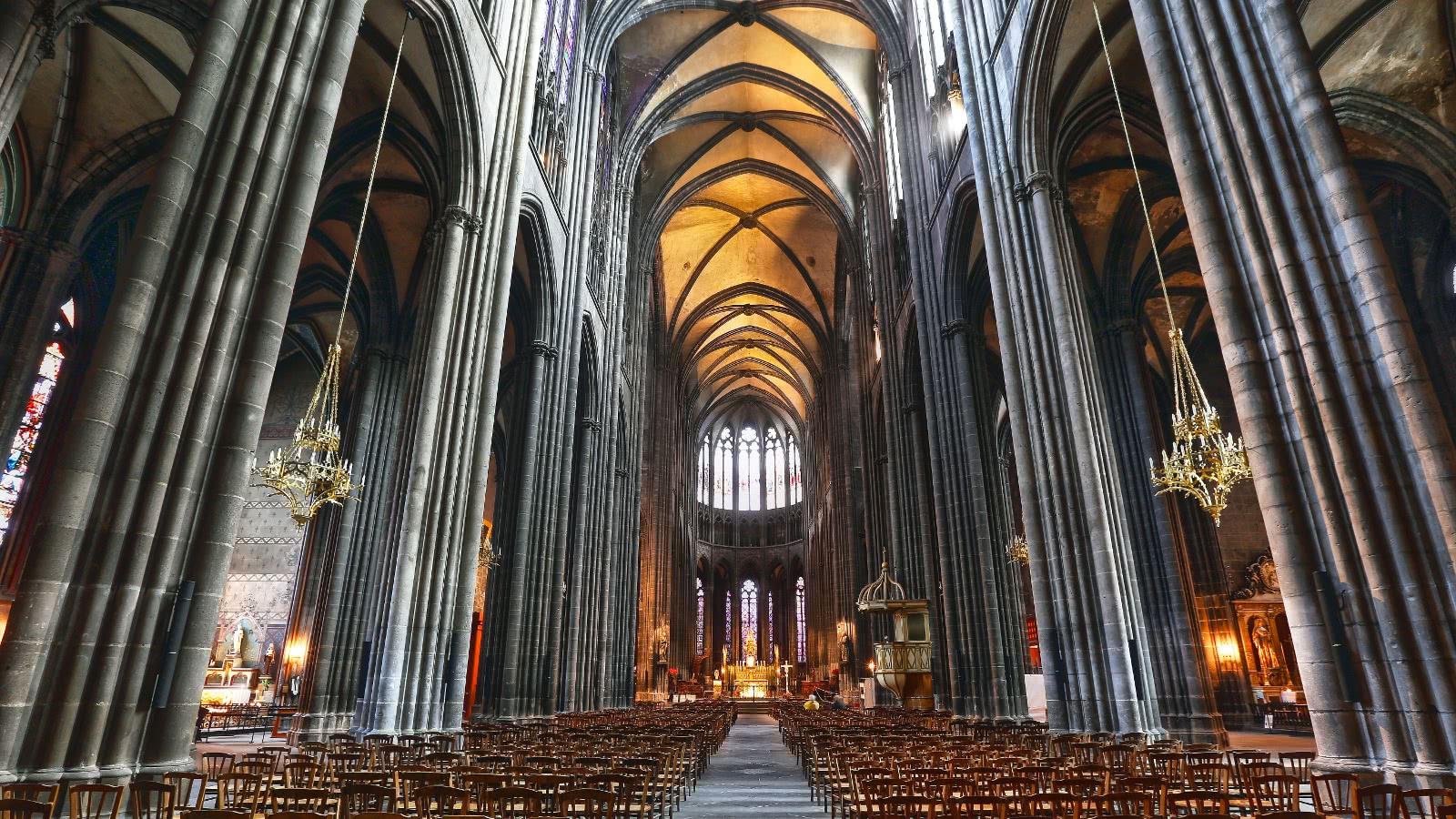 Kathedraal Notre-Dame de l'Assomption lavasteen