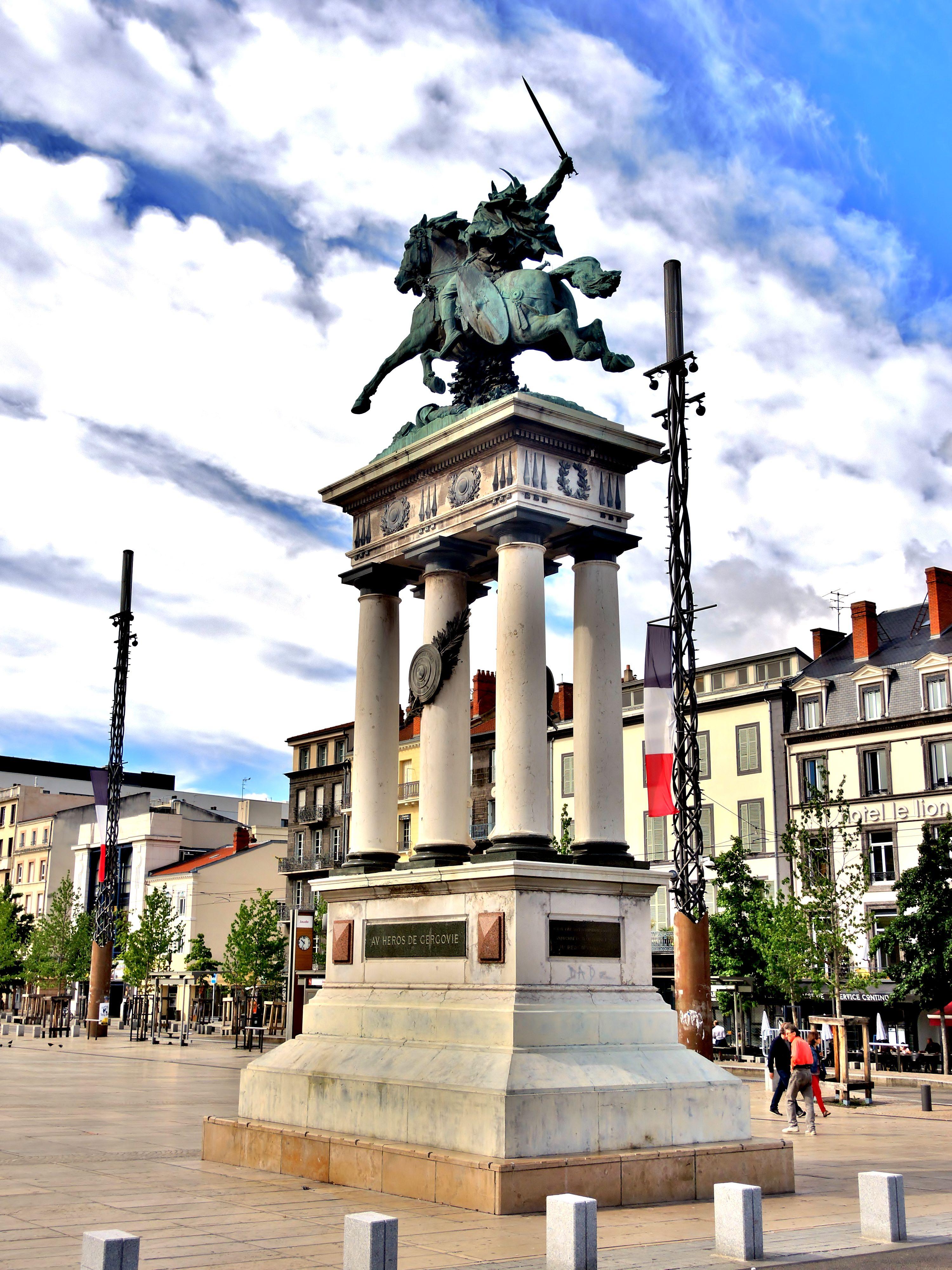 Place de Jaude Clermont standbeeld Vercingétorix